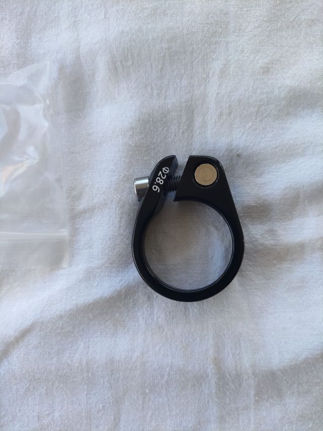 Abrazadera de tubo de bicicleta