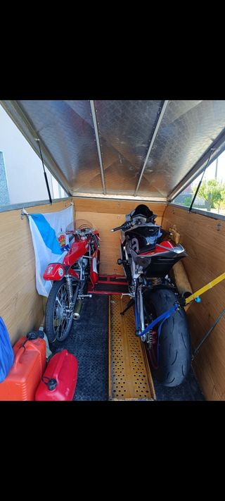 Alquilo remolque cerrado