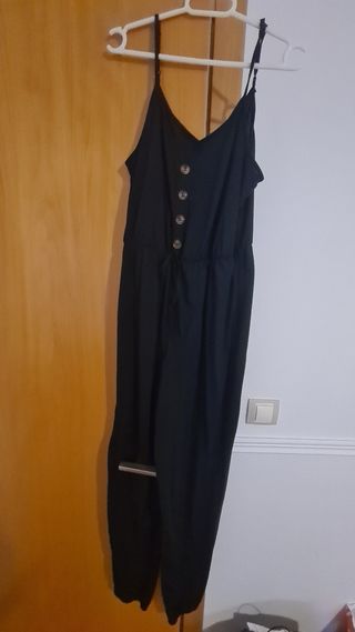 Mono de tirantes  color negro