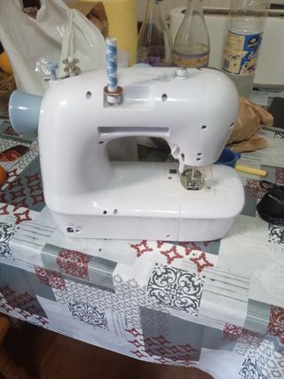 Maquina de coser Solac