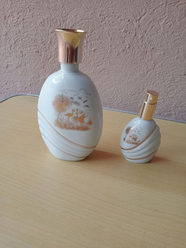 Bote y perfumero de porcelana