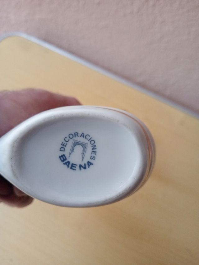 Bote y perfumero de porcelana