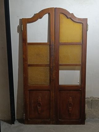 Puertas saloon. 