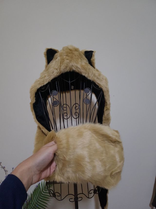 Gorro com cachecol e luvas