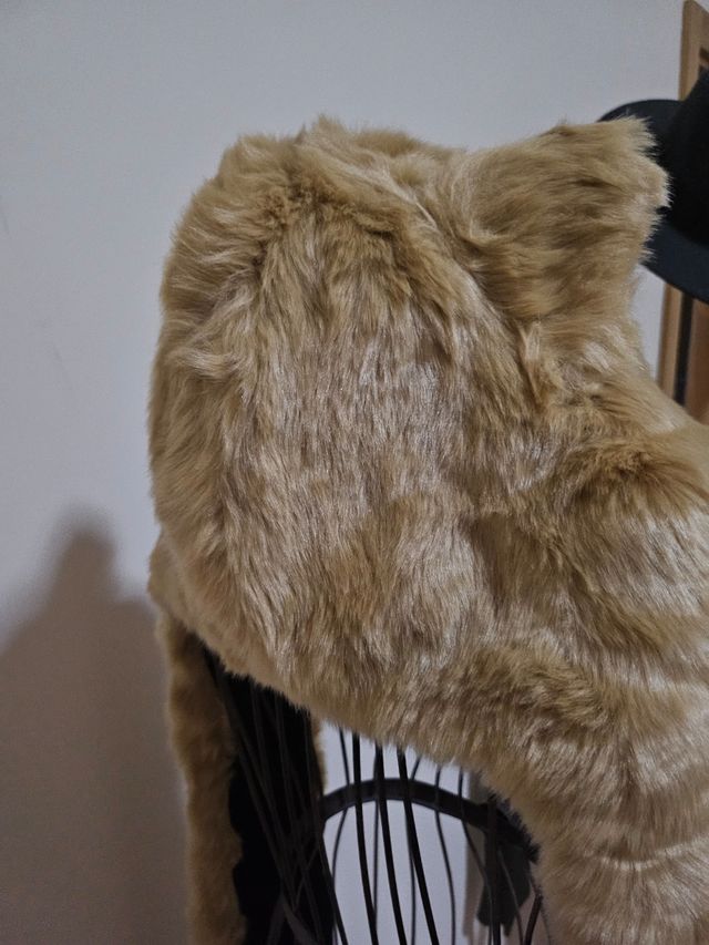 Gorro com cachecol e luvas