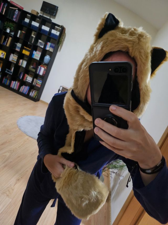 Gorro com cachecol e luvas