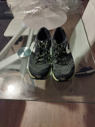 Zapatillas trecking, talla 42