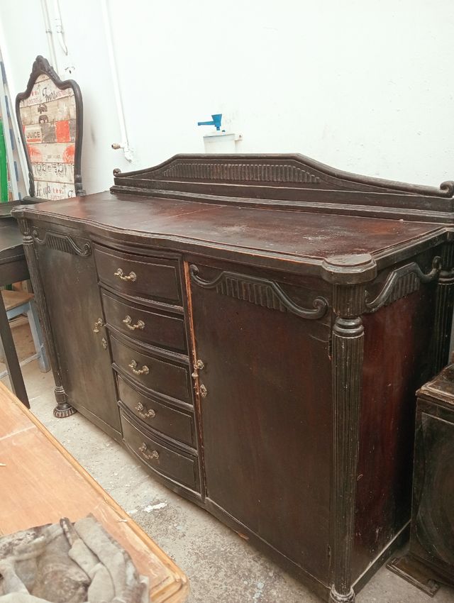 Mueble antiguo aparador