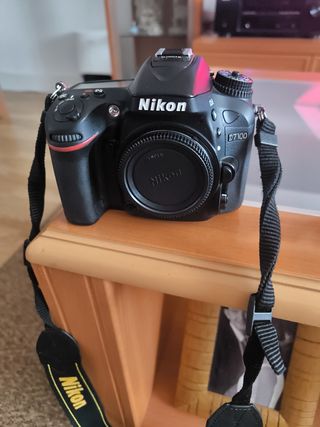 Cámara Nikon 7100 Extras
 LEER ANUNCIO.