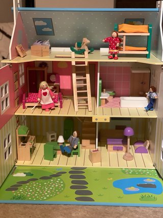 Casita  casa de muñecas madera