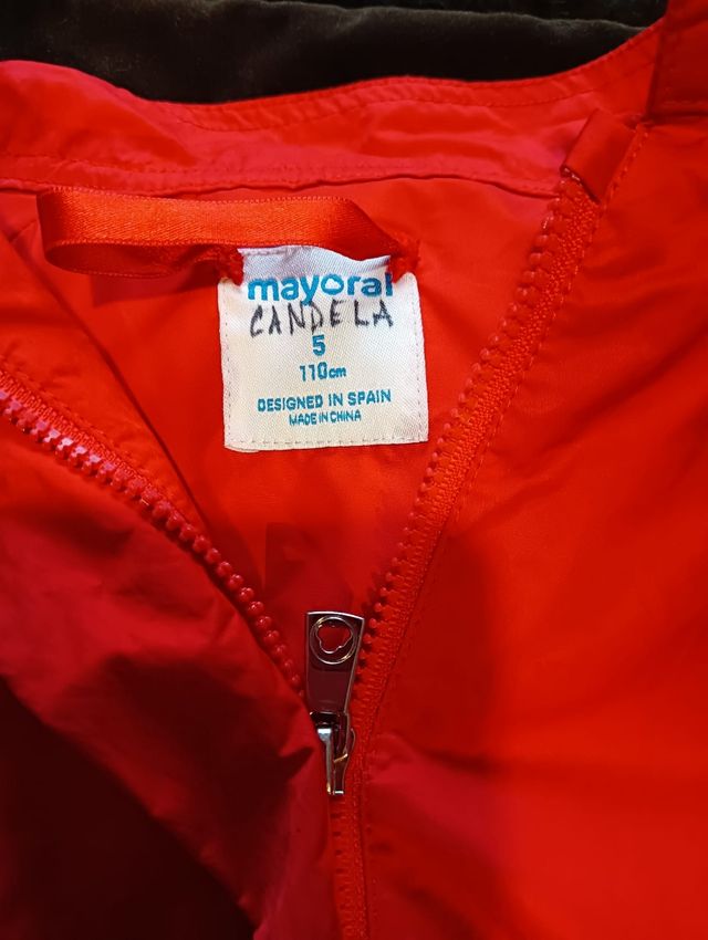 Gabardina roja Mayoral