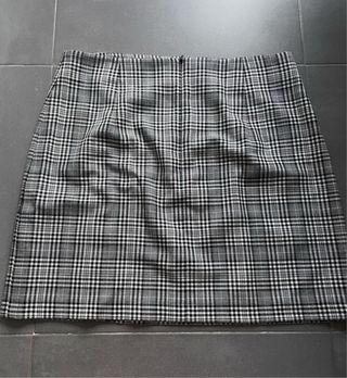 Falda corta Zara talla L