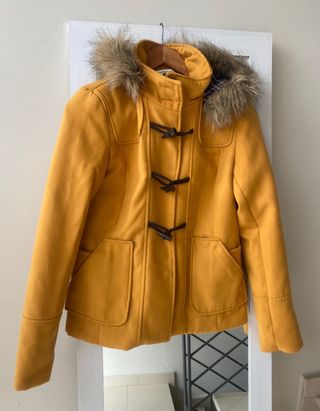 Abrigo Trenka Color Mostaza