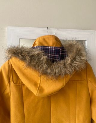 Abrigo Trenka Color Mostaza