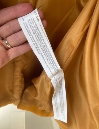 Abrigo Trenka Color Mostaza