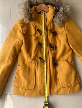 Abrigo Trenka Color Mostaza