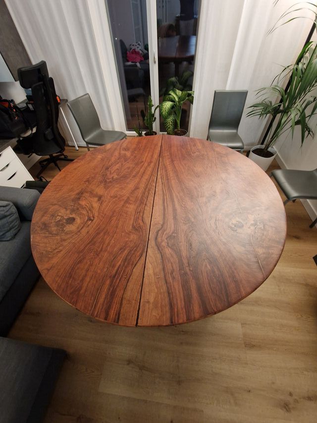 Tavolo in noce XIX secolo