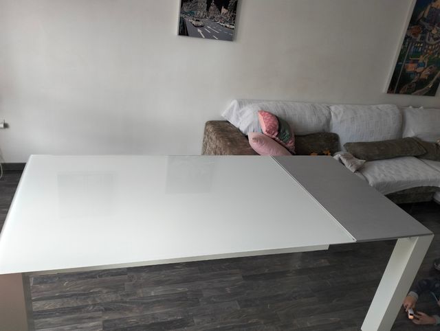 Mesa de comedor blanca extensible