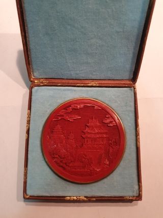 Medalla Cinabrio Beijing China antigua