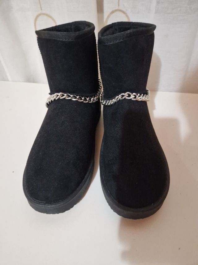 Stivaletti con catena