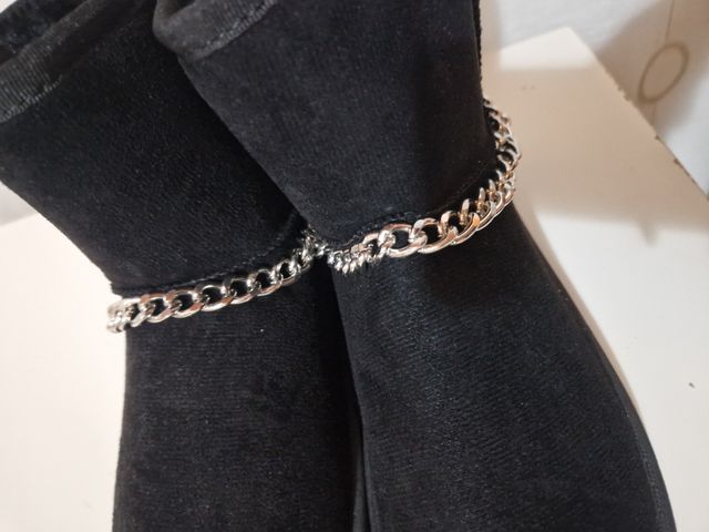 Stivaletti con catena