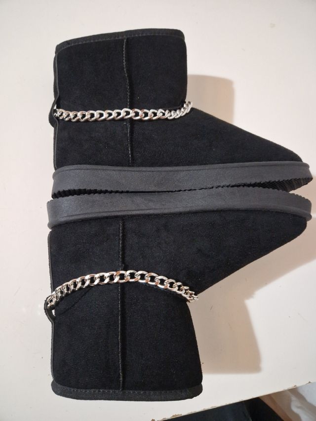 Stivaletti con catena
