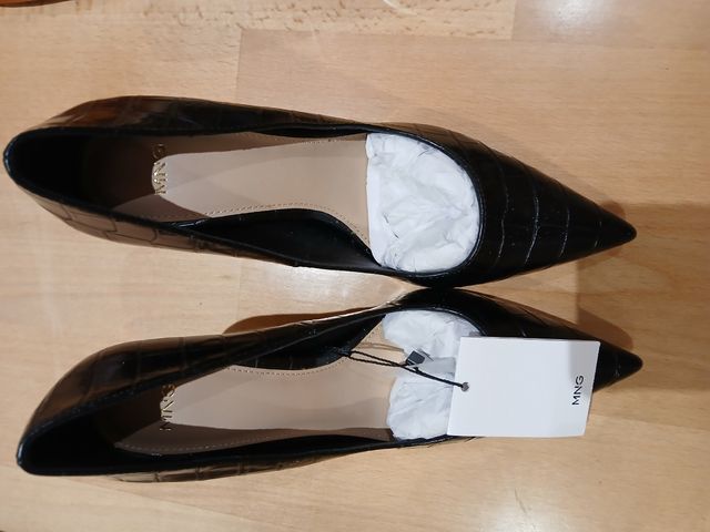 ZAPATO NEGRO DE TACON