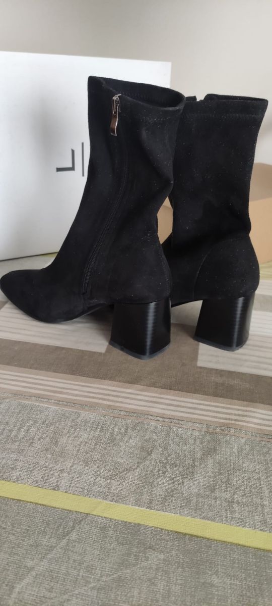 Botas tipo guantes negras