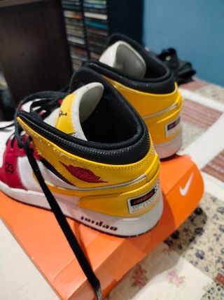 Air Jordan 1 mid gialle e rosse taglia 39
