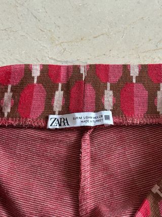 Pantalon estampado de Zara