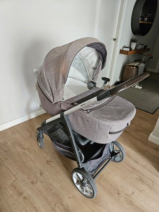 Silla bebé y carrito capazo Inglesina Aptica Dúo