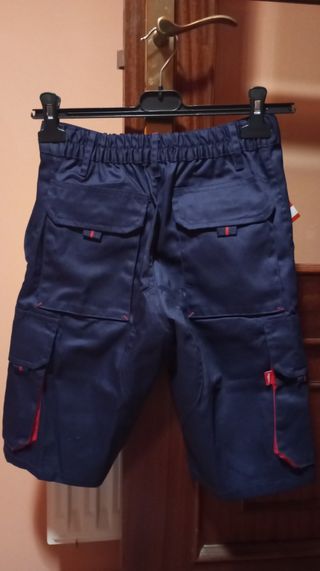 Pantalón corto trabajo multibolsillo