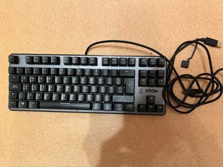 Teclado Mecánico Krom Kernel TKL RGB Compacto