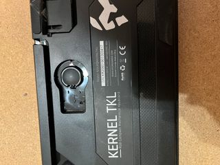 Teclado Mecánico Krom Kernel TKL RGB Compacto