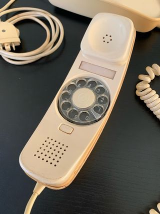 Telefono antiguo rueda