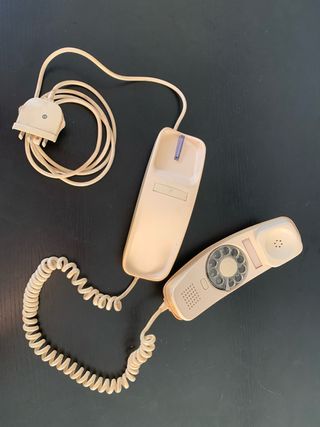 Telefono antiguo rueda