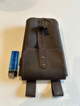 Cartera de cuero hecha a mano