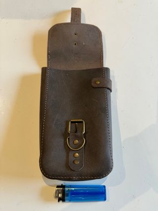 Cartera de cuero hecha a mano