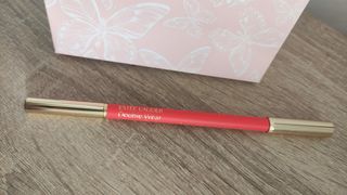 Lápiz labial de Estee Lauder, 013 coral