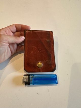 Cartera de cuero hecha a mano