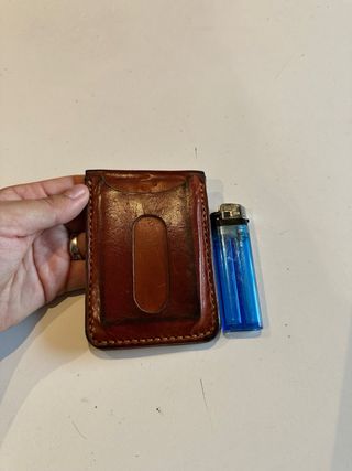 Cartera de cuero hecha a mano