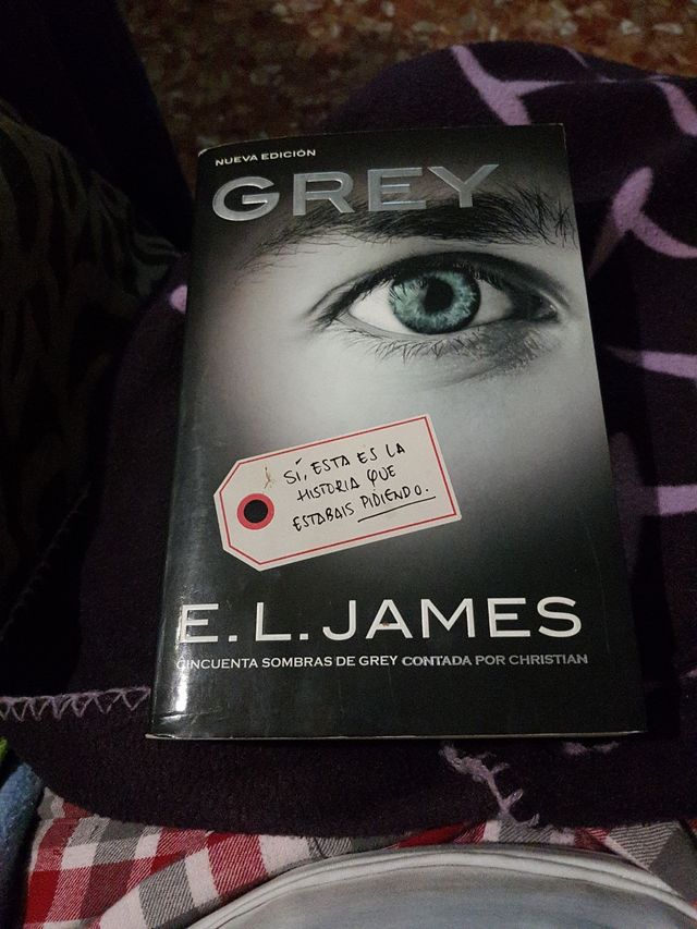 Grey («Cincuenta sombras» contada por Christian Grey 1)
