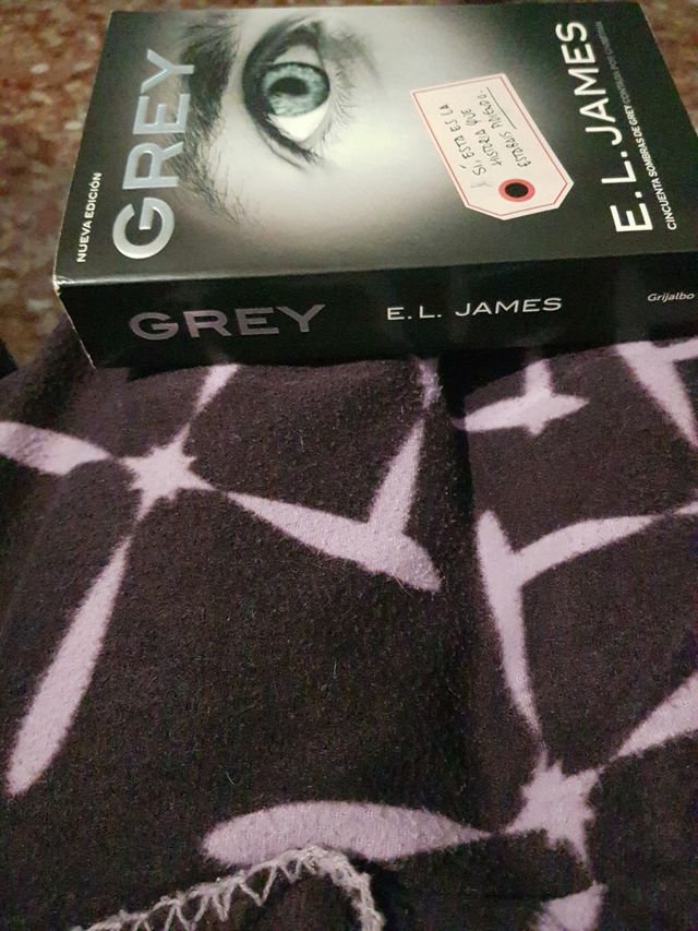 Grey («Cincuenta sombras» contada por Christian Grey 1)
