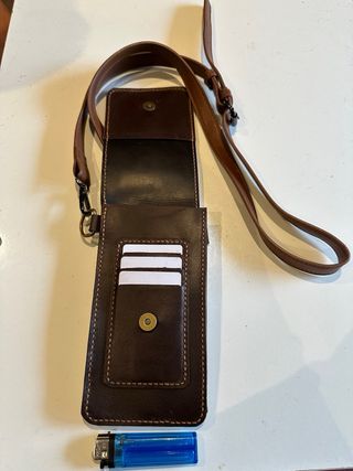 Bandolera de cuero hecha a mano