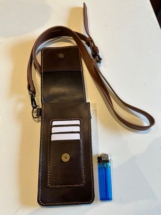 Bandolera de cuero hecha a mano