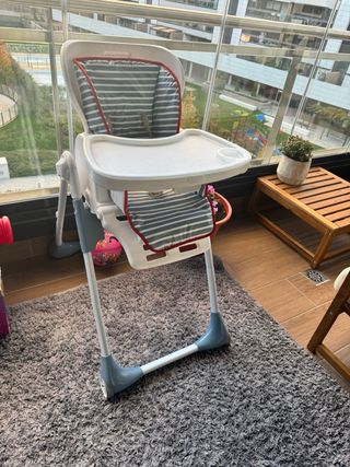 Trona Plegable Rayas, en azul.