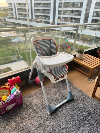 Trona Plegable Rayas, en azul.