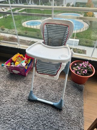 Trona Plegable Rayas, en azul.