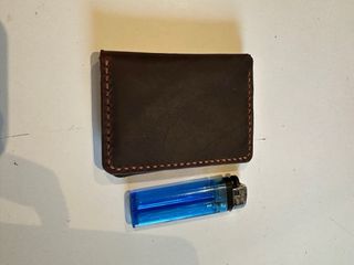 Cartera de cuero hecha a mano