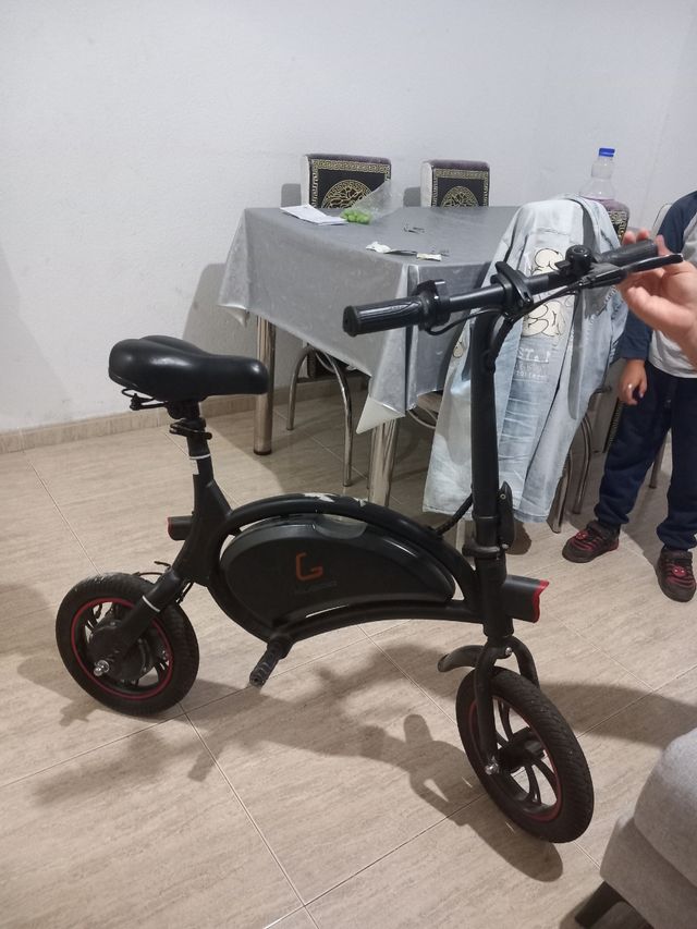 Se venden patinete eléctrico como nuevo